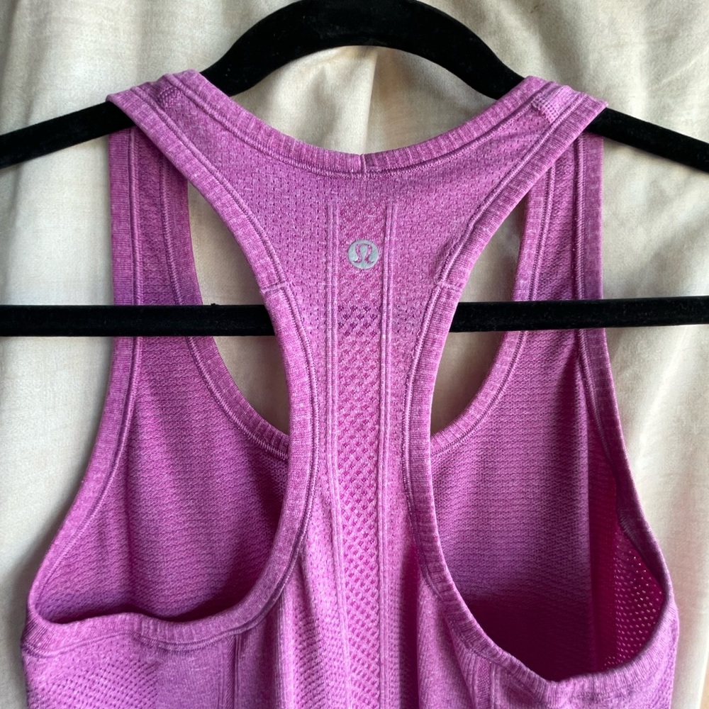 Lululemon workout top